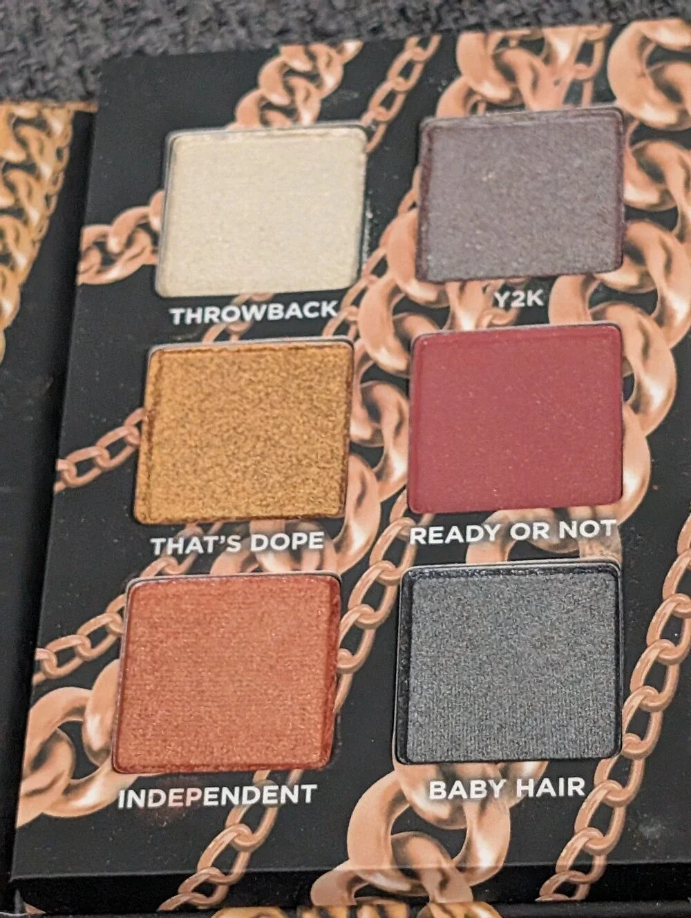 URBAN DECAY DECADES Mini Eyeshadow Palette - '00s SOUNDTRACK